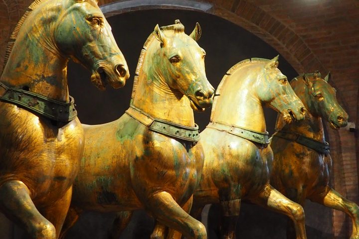 die vier bronzenen Pferde