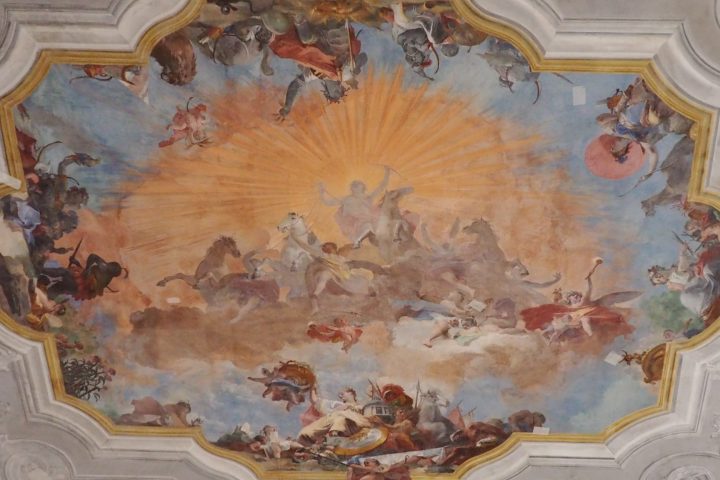 Decke vom Tanzsaal im Rezzonico Palast in Venedig