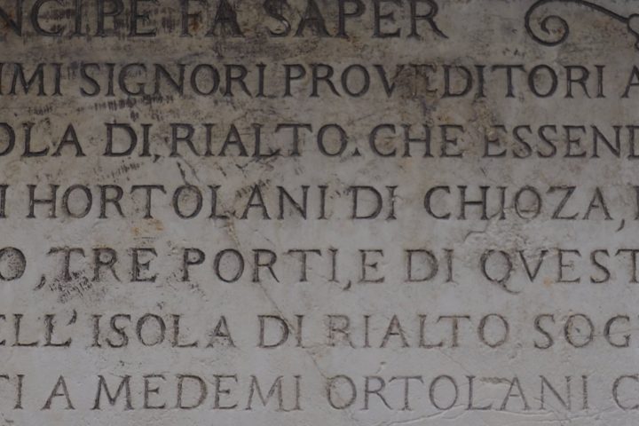 slab mentioning the hortolani di chioza, the vegetables growers in Chioggia