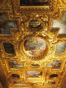 Collegio ceiling