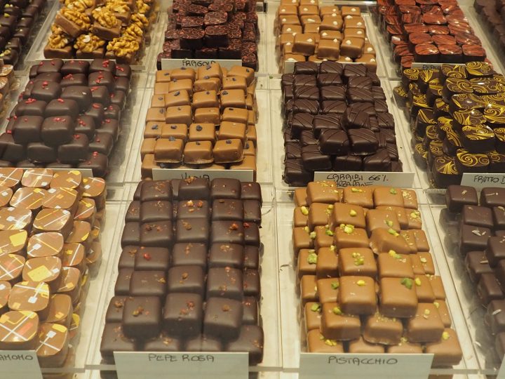 esempi di cioccolatini praline con varie farciture