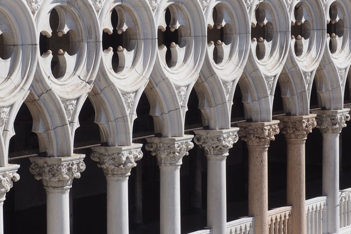 Aussicht vom Balkon der Markuskirche zum Dogenpalast