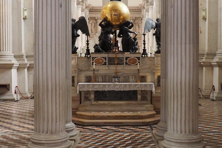altare maggiore visto dal coro