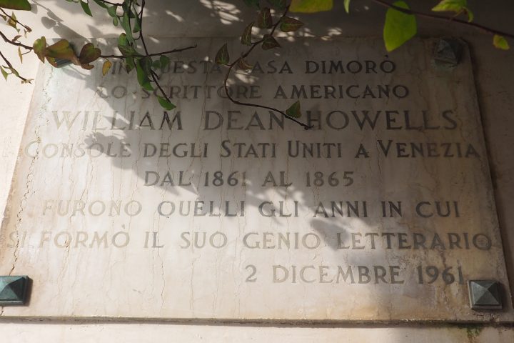 slab commemorating Howells' stay in Palazzo Falier