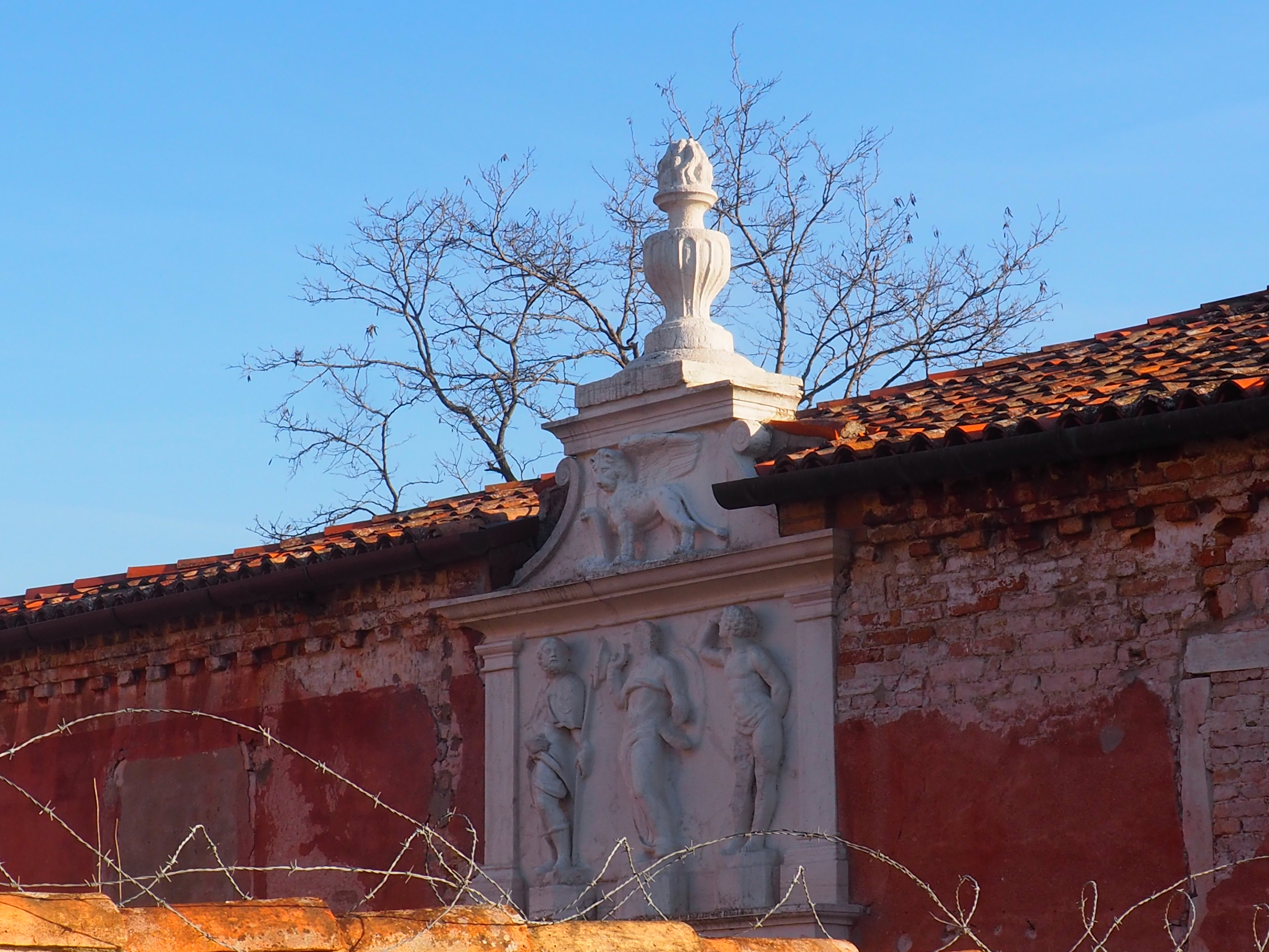 entrance to the island Lazzaretto Vecchio